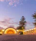 Moore Markhams Oldershaw