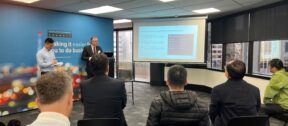 Moore Markhams presentation on doing business in New Zealand highlighting advisory services, national office locations and international connections through Moore Global