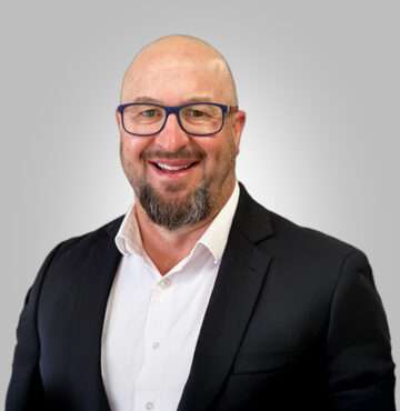 Lucan Barnett , Principal Moore Markhams , Whanganui